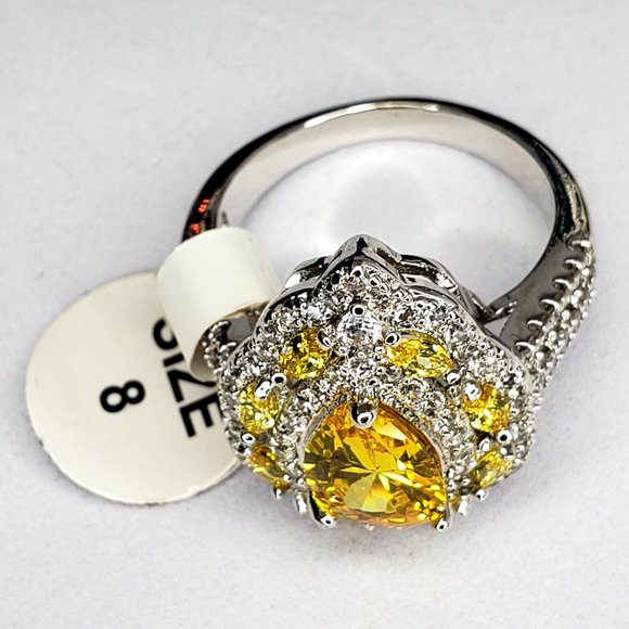 💎Stunning Pear Shaped Yellow Sapphire Fashion Ring Adorned with Pave Stones - Picture 3 of 8